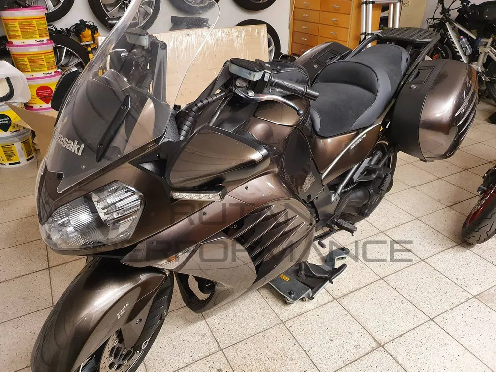 ÚPRAVA SEDLA -GTR 1400 - moto 1 DT