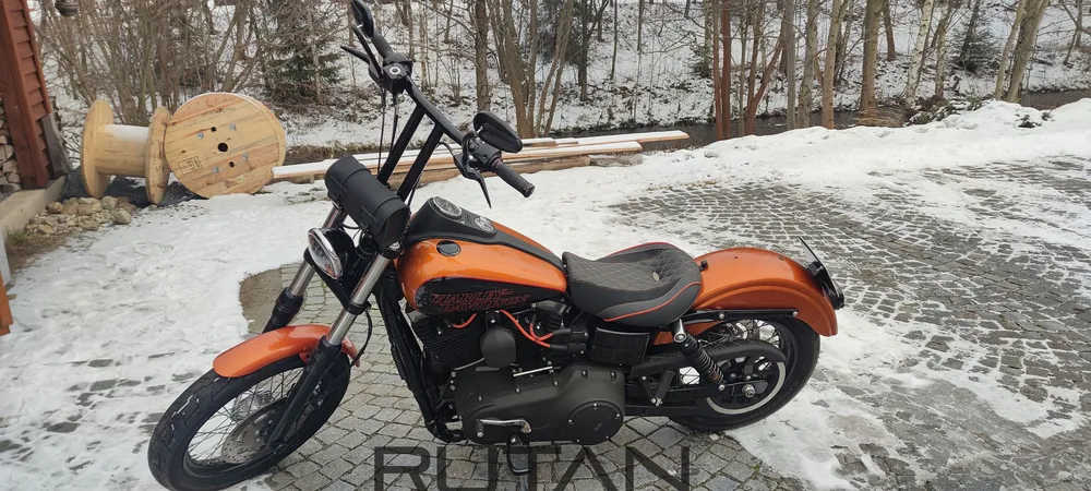 ÚPRAVA SEDLA -Street Bob Dyna - moto 1 DT