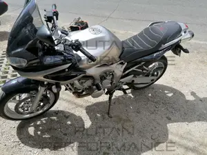 FZ6 - MOTO 11