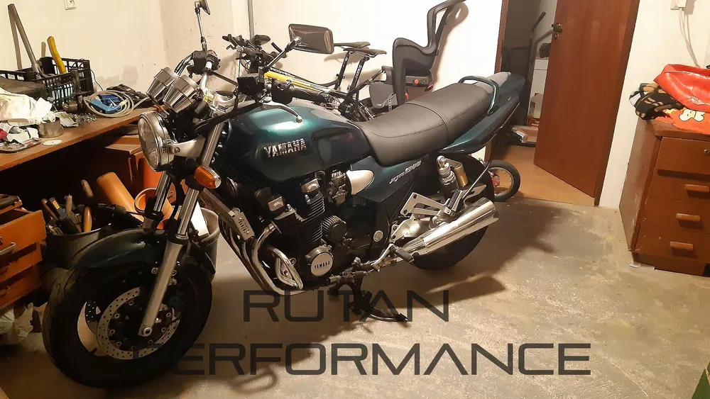 ÚPRAVA SEDLA -XJR 1200+1300 moto 1 DT