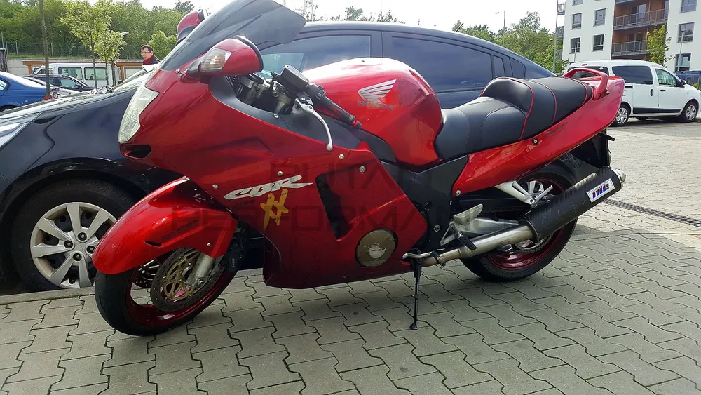 ÚPRAVA SEDLA -CBR 1100XX - MOTO 8