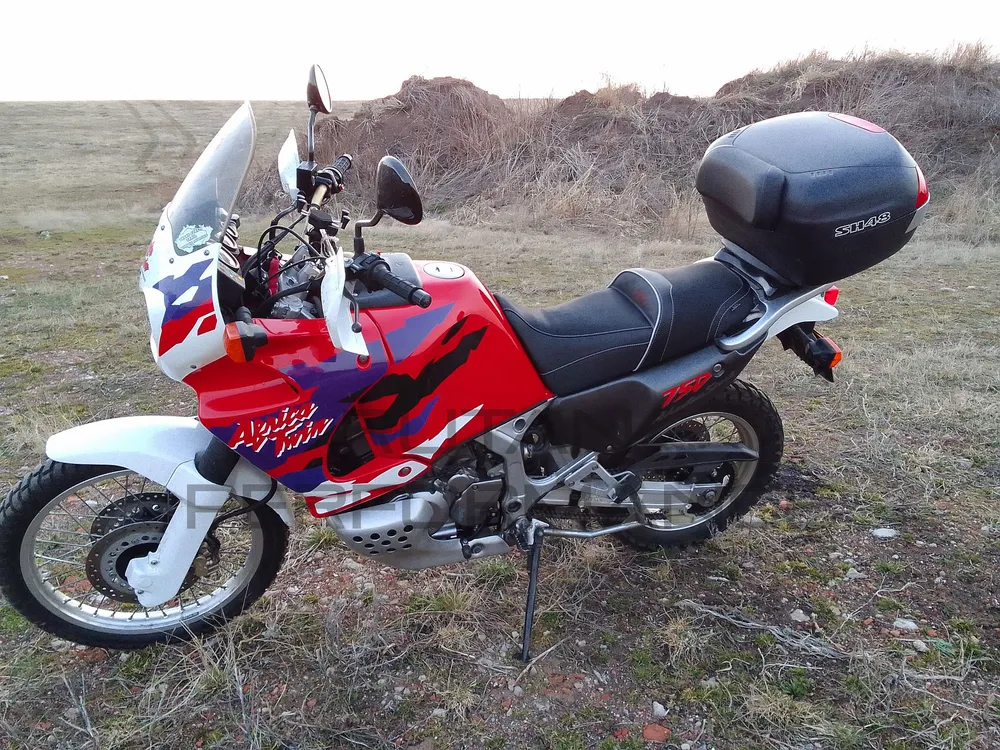 ÚPRAVA SEDLA -AFRICA TWIN 750 - MOTO 1 DT