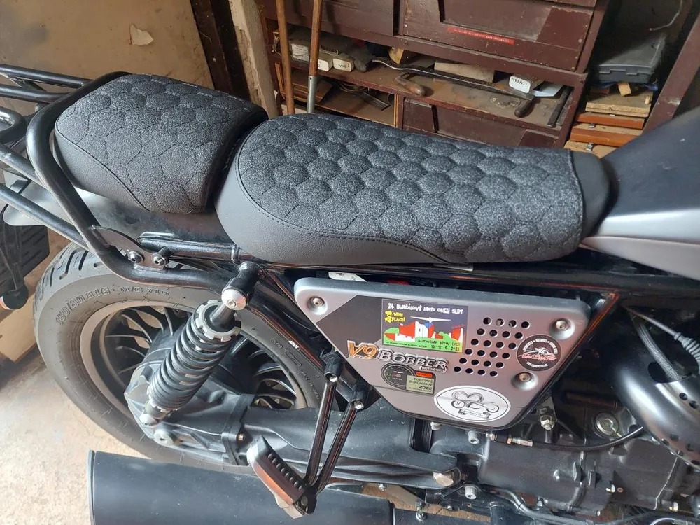 ÚPRAVA SEDLA -V6 Bobber - moto 1 DT