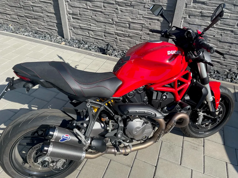 ÚPRAVA SEDLA -MONSTER 821+1200 - MOTO 1 DT (origo tvar sedla)