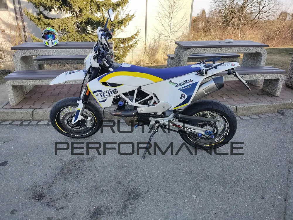 ÚPRAVA SEDLA -Husqvarna 701 - MOTO 1 DT