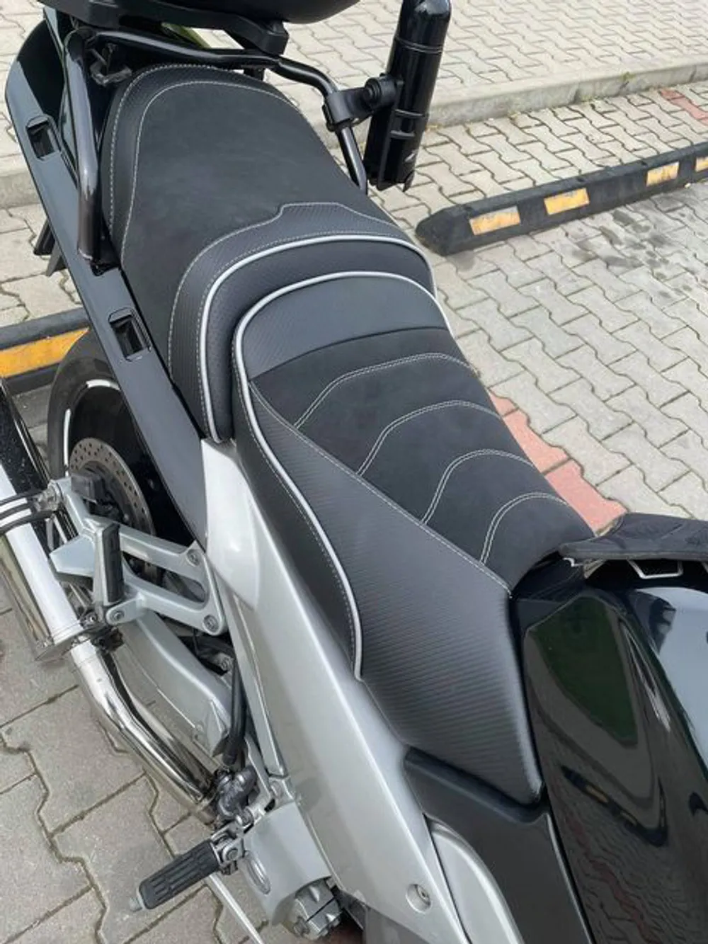 ÚPRAVA SEDLA -FJR 1300 ´01-05 - MOTO 3 DT