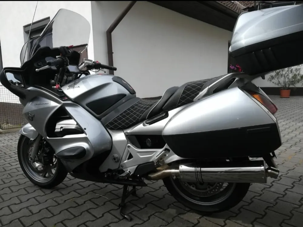 ÚPRAVA SEDLA -Pan European 1300 - moto 2 DT